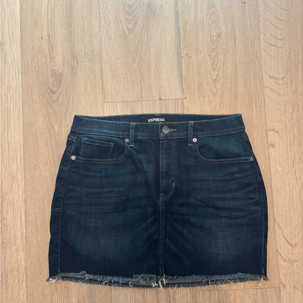 Express Women's Dark Blue Denim Mini Skirt size 10 (worn once) - Navy